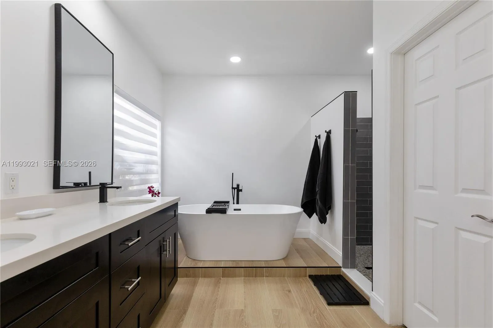 4128 Amber Ln, Weston, Florida 33331, Weston, Florida 33331, 4 Bedrooms Bedrooms, ,2 BathroomsBathrooms,Residential,For Sale,4128 Amber Ln, Weston, Florida 33331,A11993021