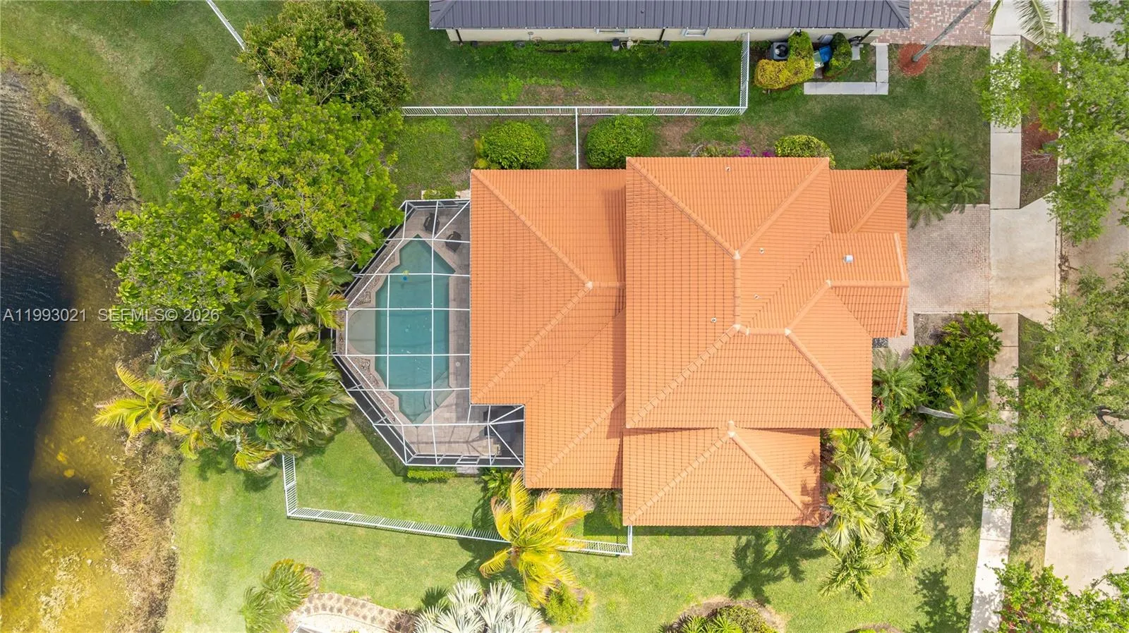 4128 Amber Ln, Weston, Florida 33331, Weston, Florida 33331, 4 Bedrooms Bedrooms, ,2 BathroomsBathrooms,Residential,For Sale,4128 Amber Ln, Weston, Florida 33331,A11993021