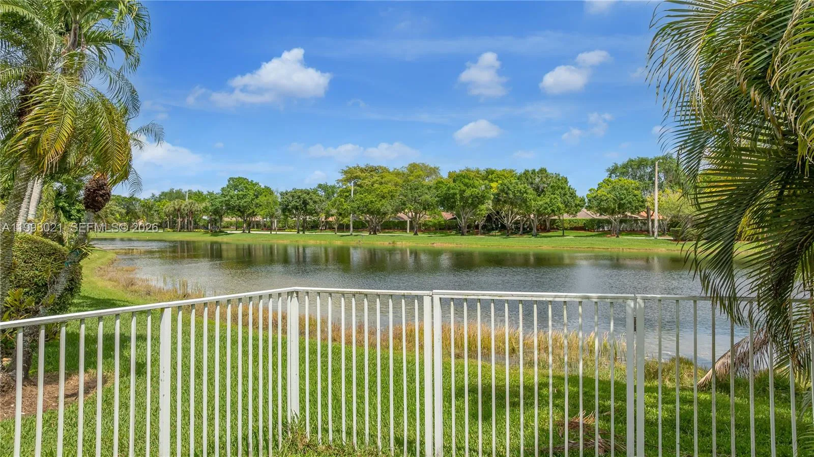 4128 Amber Ln, Weston, Florida 33331, Weston, Florida 33331, 4 Bedrooms Bedrooms, ,2 BathroomsBathrooms,Residential,For Sale,4128 Amber Ln, Weston, Florida 33331,A11993021
