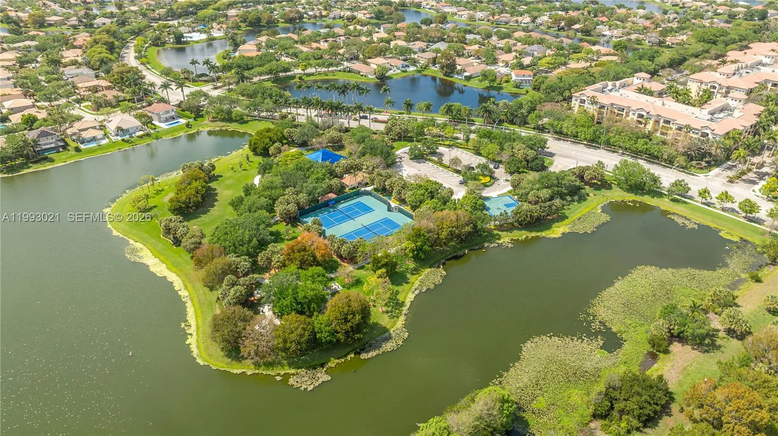 4128 Amber Ln, Weston, Florida 33331, Weston, Florida 33331, 4 Bedrooms Bedrooms, ,2 BathroomsBathrooms,Residential,For Sale,4128 Amber Ln, Weston, Florida 33331,A11993021