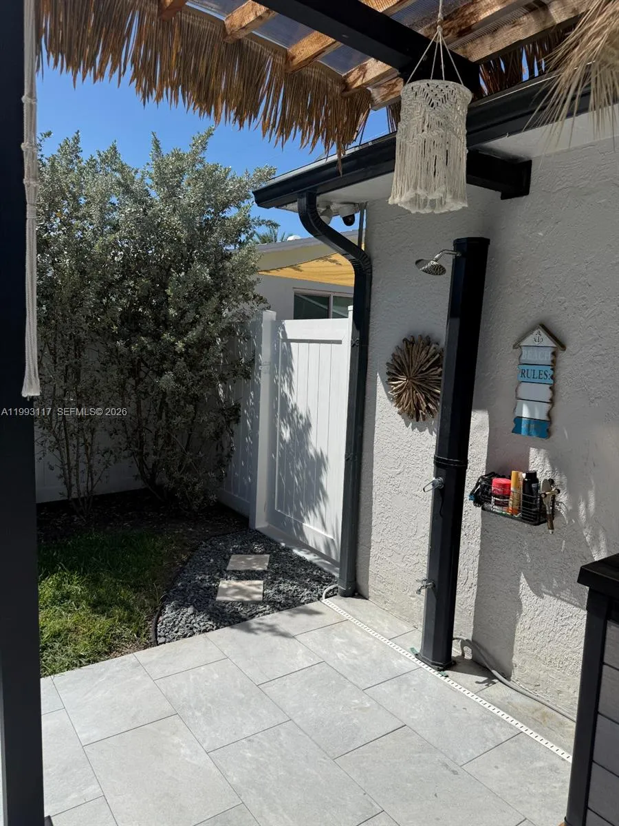 426 Se 3rd St, Dania Beach, Florida 33004, Dania Beach, Florida 33004, 3 Bedrooms Bedrooms, ,3 BathroomsBathrooms,Residential,For Sale,426 Se 3rd St, Dania Beach, Florida 33004,A11993117