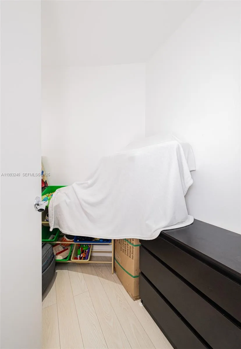 2nd Bedroom\'s Walking Closet