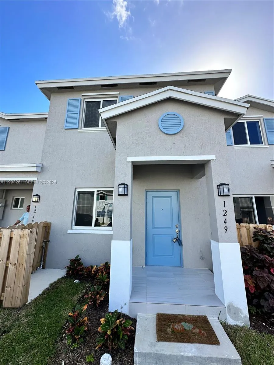 1245 Nw 3rd Ln, Florida City, Florida 33034, Florida City, Florida 33034, 4 Bedrooms Bedrooms, ,3 BathroomsBathrooms,Residential,For Sale,1245 Nw 3rd Ln, Florida City, Florida 33034,A11993261