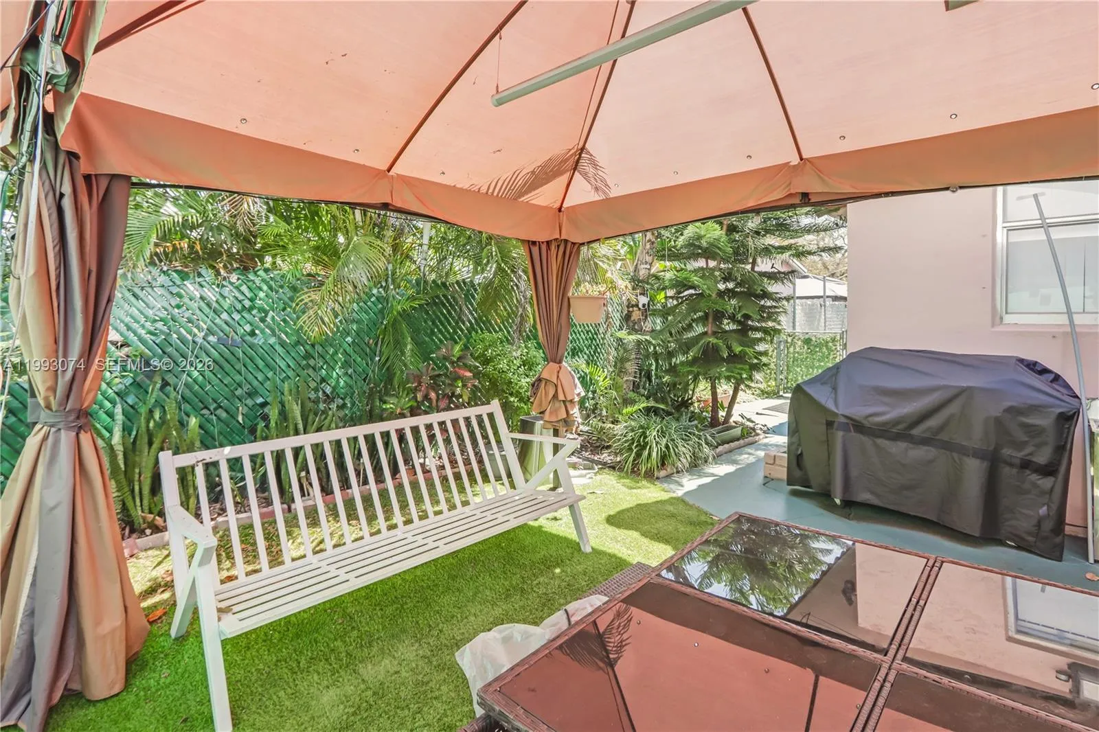 Backyard- back unit