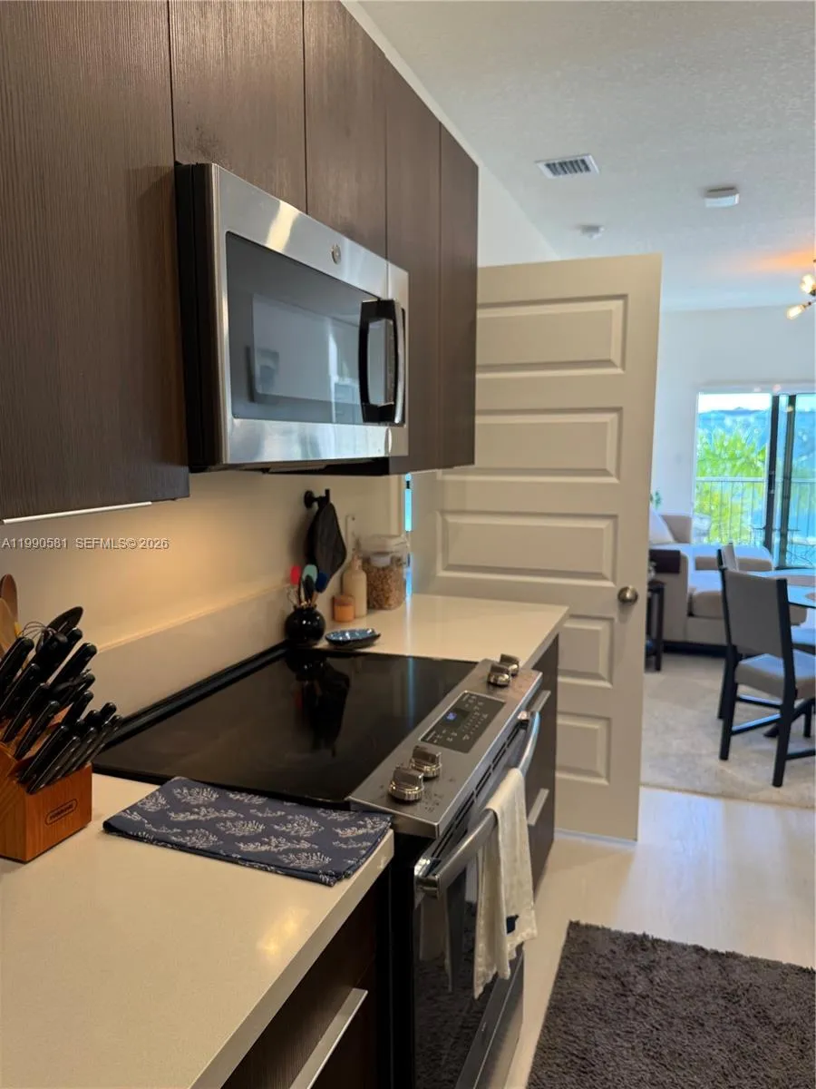 Miami, Florida 33166, 2 Bedrooms Bedrooms, ,2 BathroomsBathrooms,Residential Lease,For Rent,A11990581