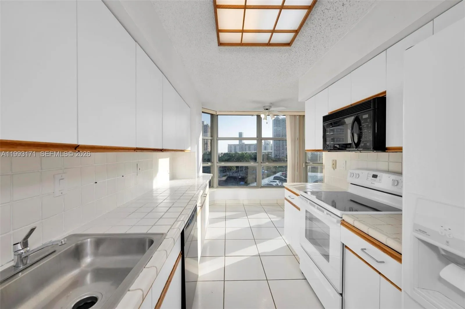 3530 Mystic Pointe Dr 710, Aventura, Florida 33180, Aventura, Florida 33180, 2 Bedrooms Bedrooms, ,2 BathroomsBathrooms,Residential Lease,For Rent,3530 Mystic Pointe Dr 710, Aventura, Florida 33180,A11993171