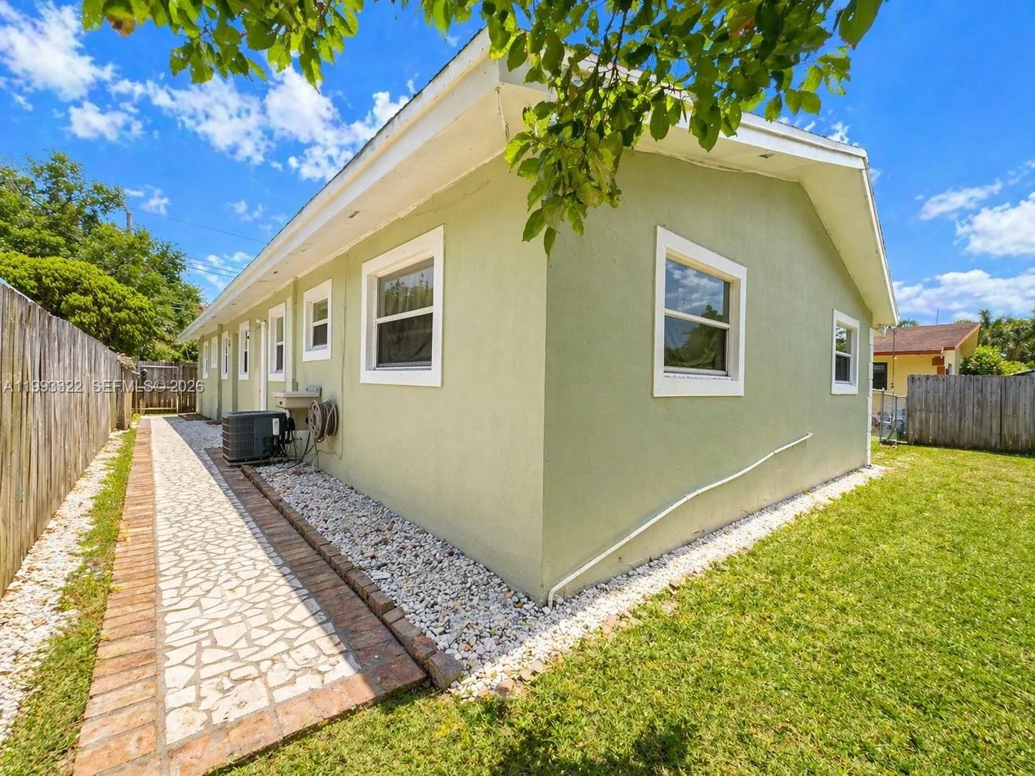 5644 Pierce St, Hollywood, Florida 33021, Hollywood, Florida 33021, ,Residential Income,For Sale,5644 Pierce St, Hollywood, Florida 33021,A11993322