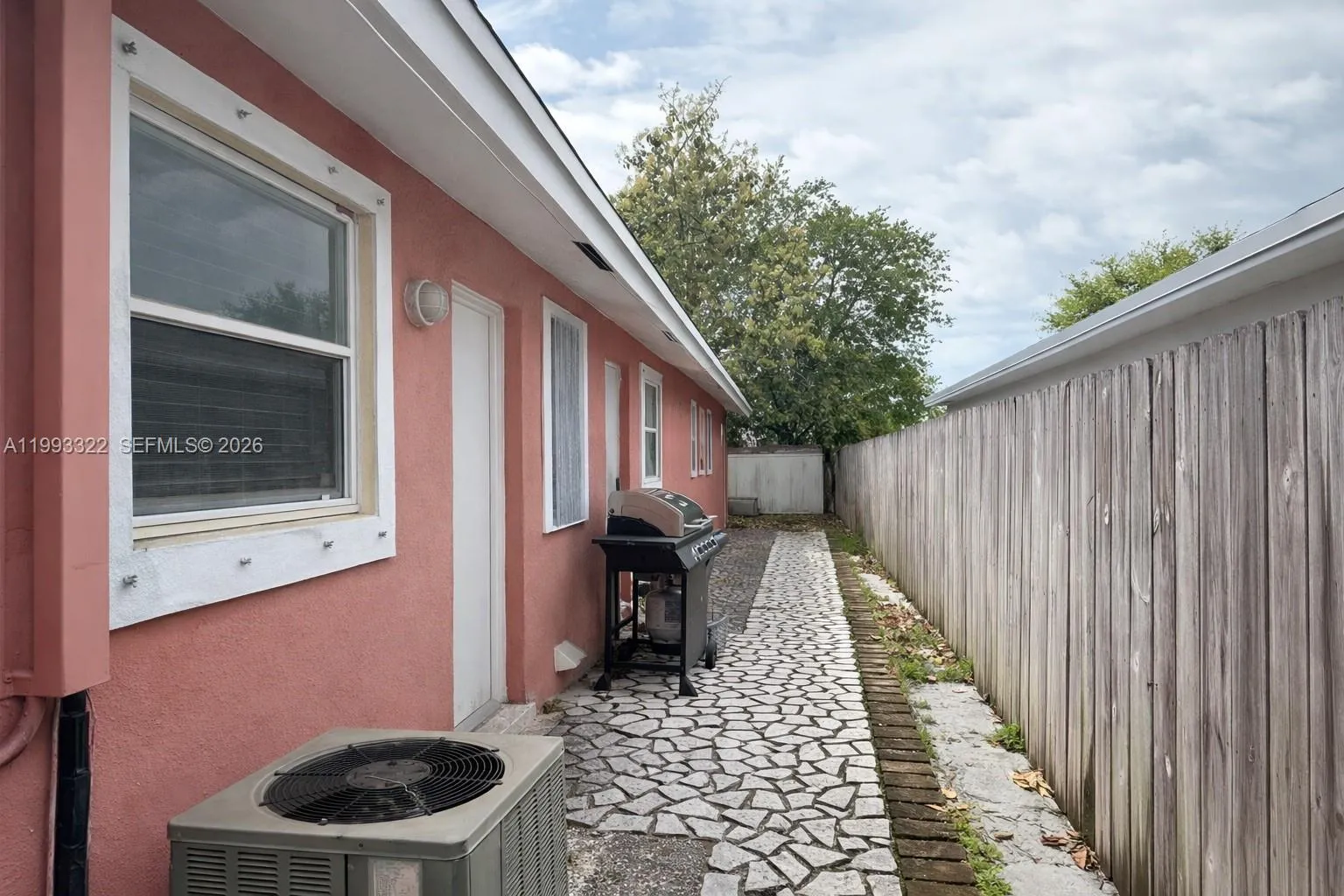 5644 Pierce St, Hollywood, Florida 33021, Hollywood, Florida 33021, ,Residential Income,For Sale,5644 Pierce St, Hollywood, Florida 33021,A11993322