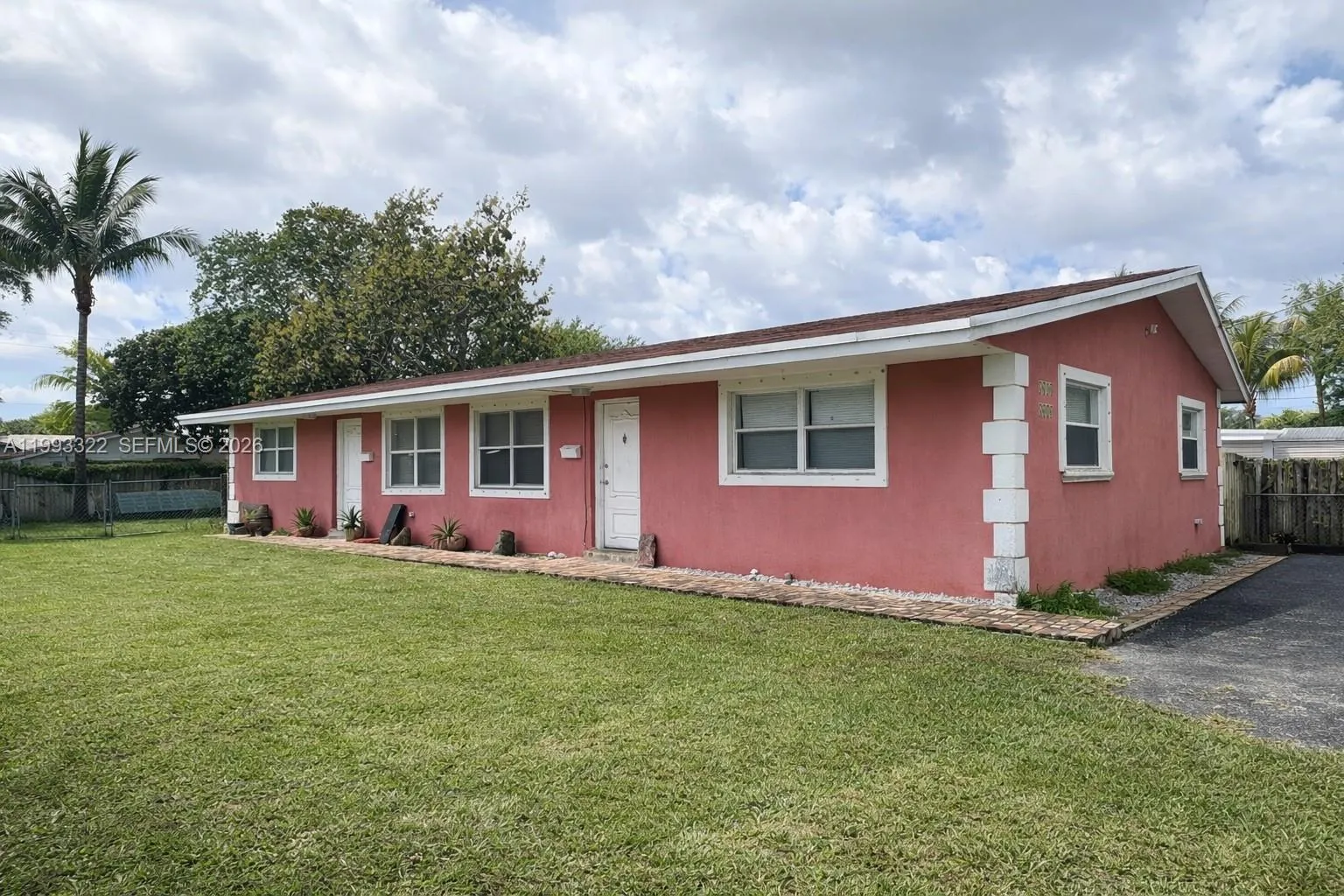 5644 Pierce St, Hollywood, Florida 33021, Hollywood, Florida 33021, ,Residential Income,For Sale,5644 Pierce St, Hollywood, Florida 33021,A11993322