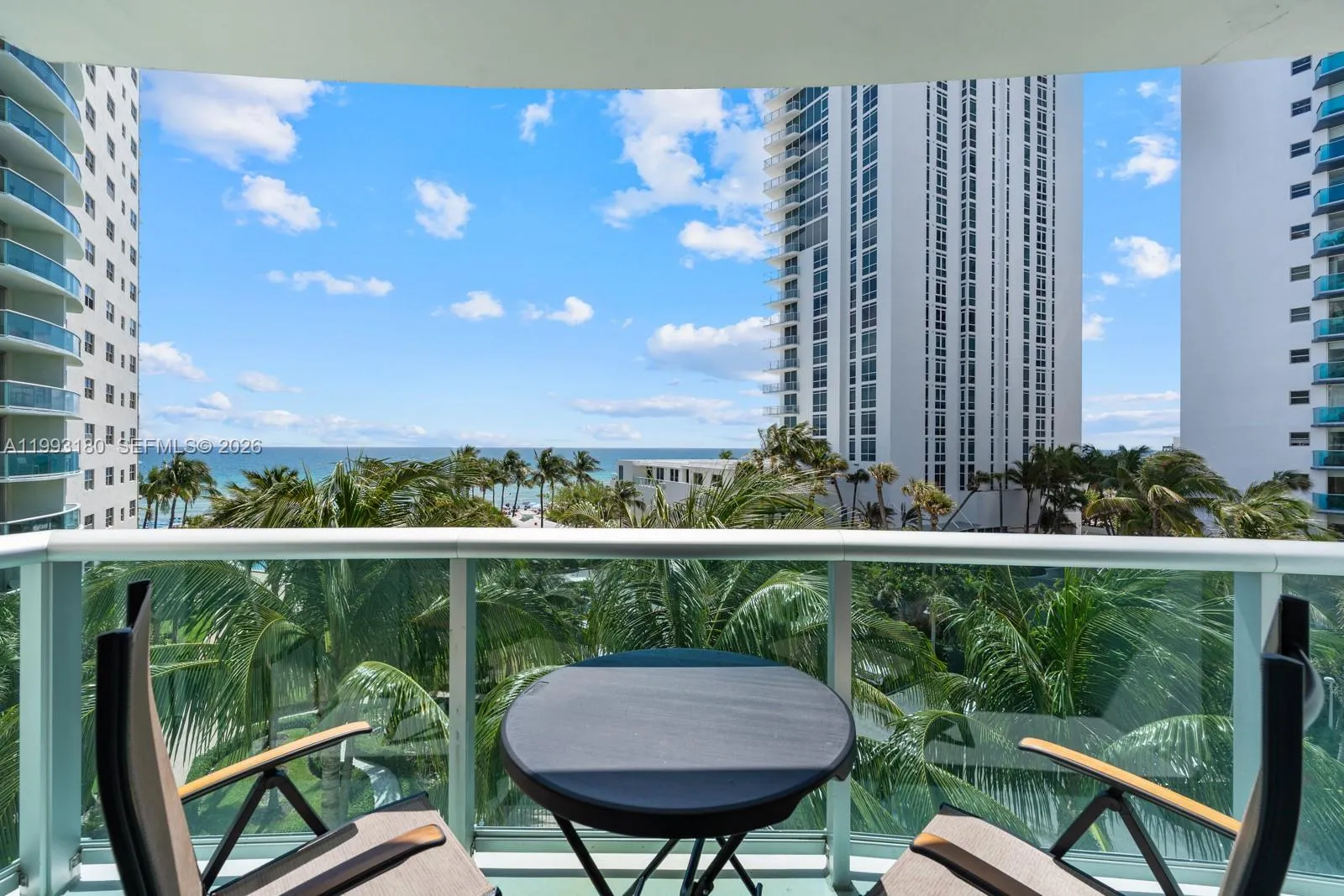 Hollywood, Florida 33019, 1 Bedroom Bedrooms, ,1 BathroomBathrooms,Residential,For Sale,A11993180