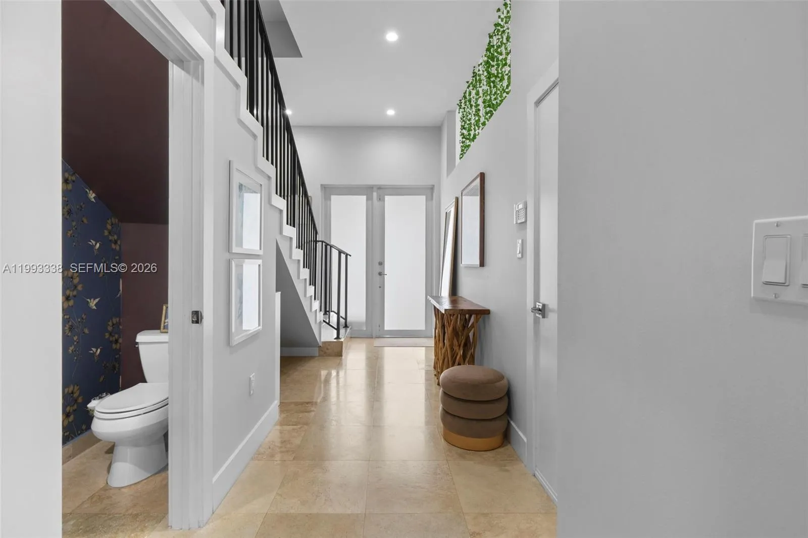 Entry/w Guest Bathroom