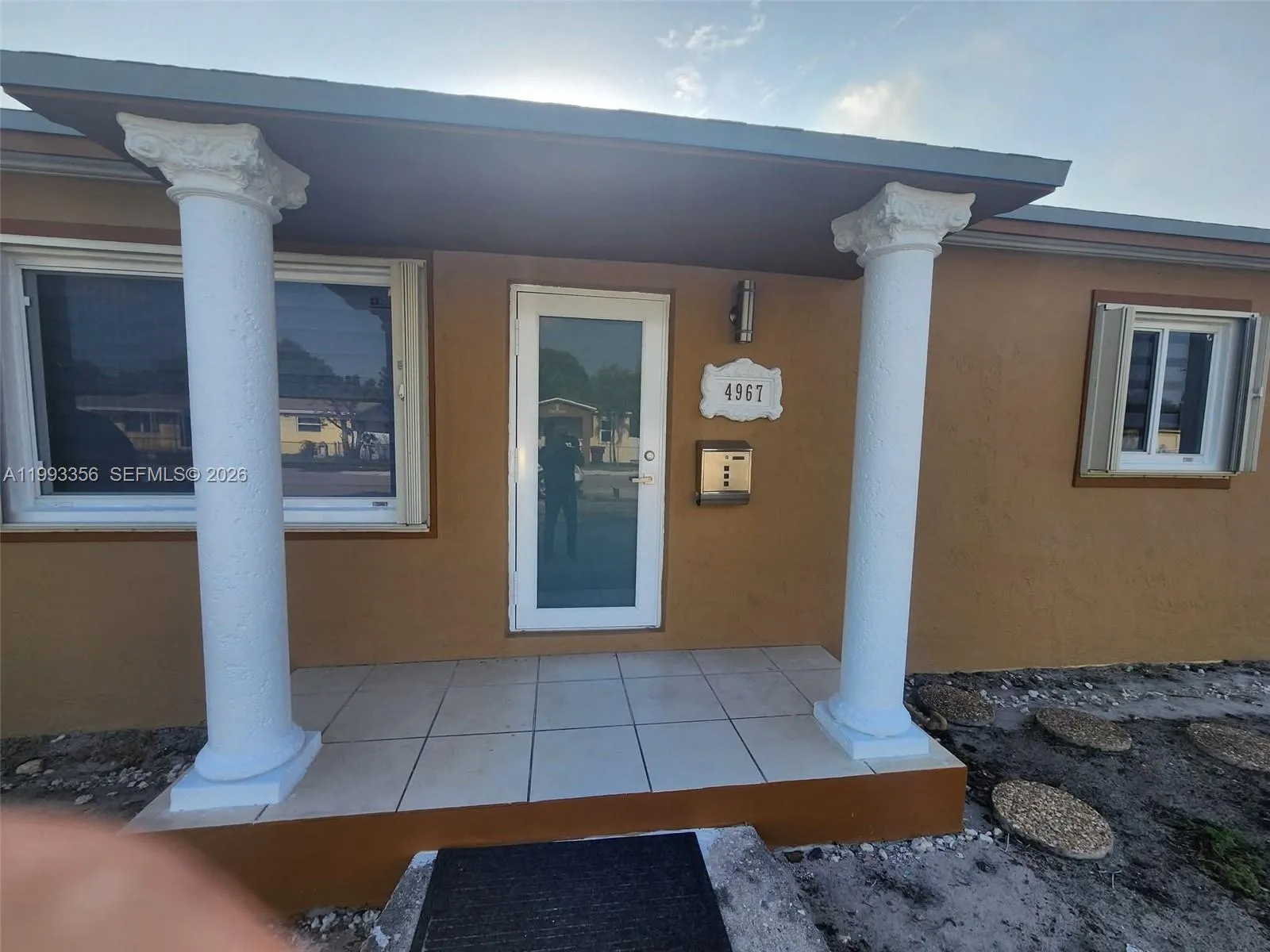 Hialeah, Florida 33013, 1 Bedroom Bedrooms, ,1 BathroomBathrooms,Residential Lease,For Rent,A11993356