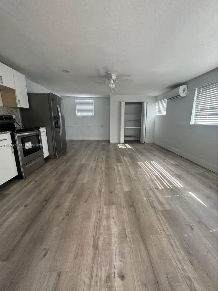 7620 Sw 21 2, Miami, Florida 33155, Miami, Florida 33155, 1 Bedroom Bedrooms, ,1 BathroomBathrooms,Residential Lease,For Rent,7620 Sw 21 2, Miami, Florida 33155,A11993369