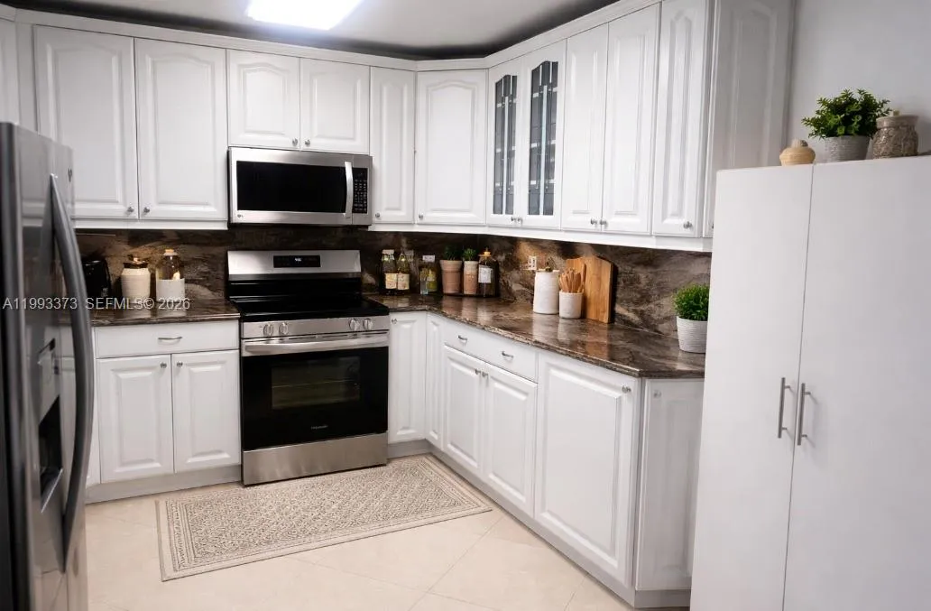 2500 Parkview Dr 2206, Hallandale Beach, Florida 3, Hallandale Beach, Florida 33009, 3 Bedrooms Bedrooms, ,2 BathroomsBathrooms,Residential,For Sale,2500 Parkview Dr 2206, Hallandale Beach, Florida 3,A11993373
