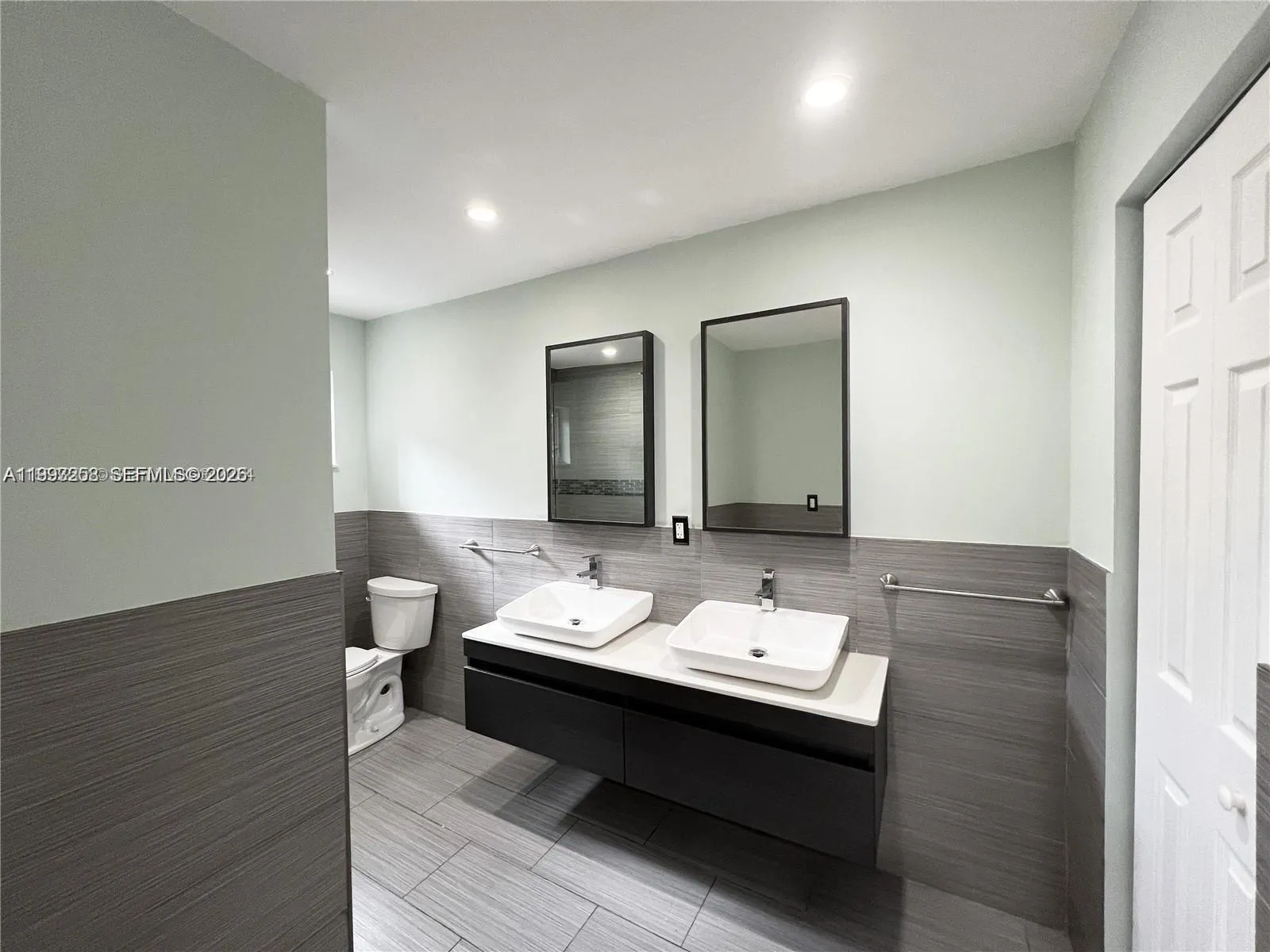 5401 W Broward Blvd, Plantation, Florida 33317, Plantation, Florida 33317, 4 Bedrooms Bedrooms, ,3 BathroomsBathrooms,Residential,For Sale,5401 W Broward Blvd, Plantation, Florida 33317,A11993258