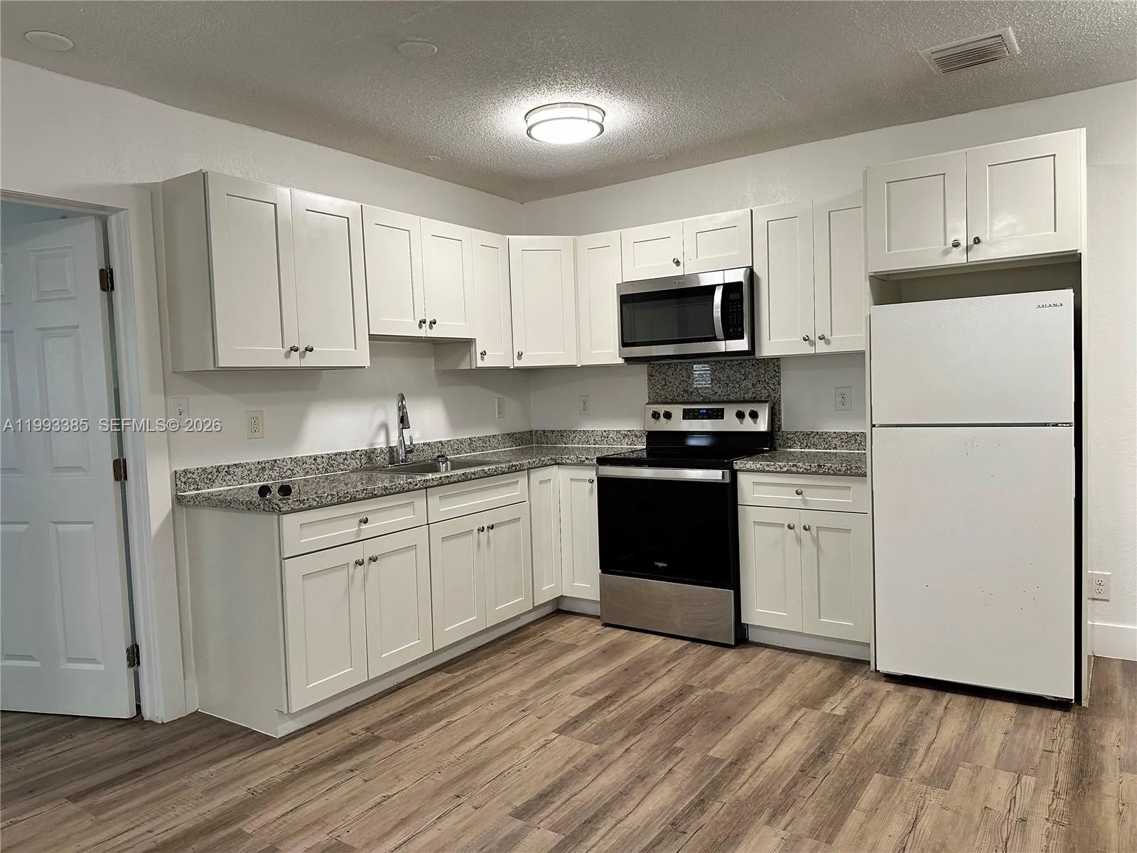 Fort Lauderdale, Florida 33315, 1 Bedroom Bedrooms, ,1 BathroomBathrooms,Residential Lease,For Rent,A11993385