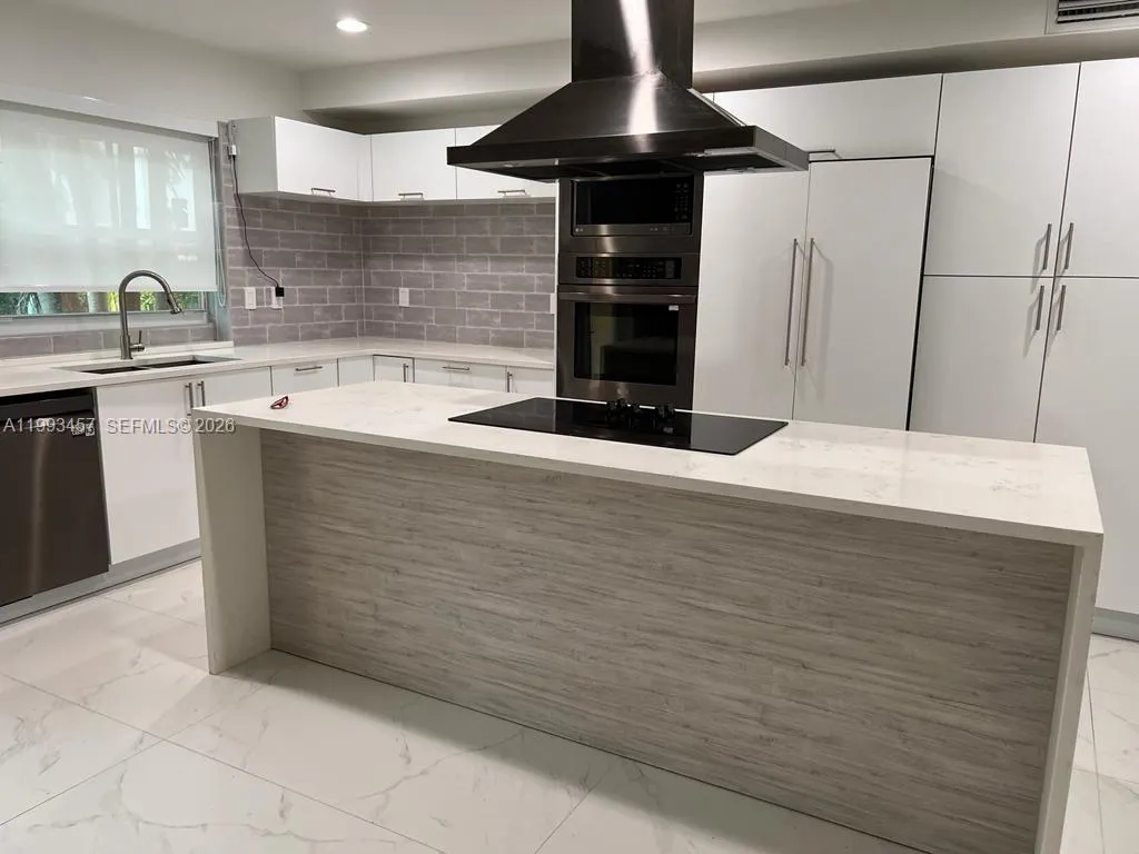 3672 Ne 167th St 31, North Miami Beach, Florida 33, North Miami Beach, Florida 33160, 2 Bedrooms Bedrooms, ,2 BathroomsBathrooms,Residential,For Sale,3672 Ne 167th St 31, North Miami Beach, Florida 33,A11993457