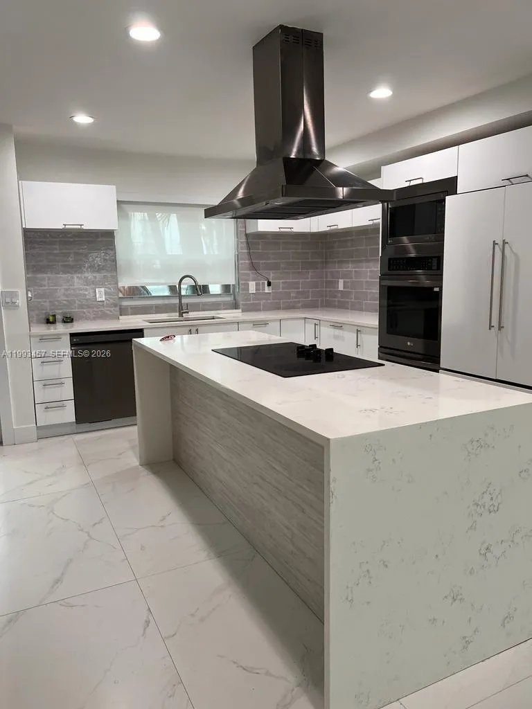 3672 Ne 167th St 31, North Miami Beach, Florida 33, North Miami Beach, Florida 33160, 2 Bedrooms Bedrooms, ,2 BathroomsBathrooms,Residential,For Sale,3672 Ne 167th St 31, North Miami Beach, Florida 33,A11993457