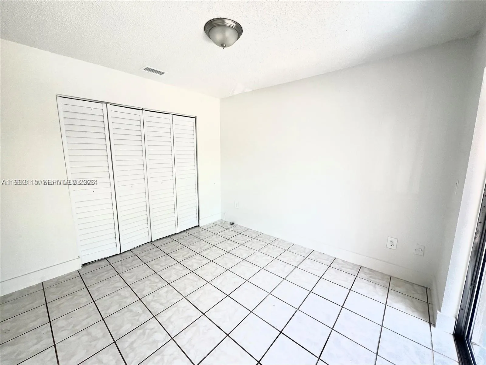 951 Sw 7th St 4, Miami, Florida 33130, Miami, Florida 33130, 3 Bedrooms Bedrooms, ,2 BathroomsBathrooms,Residential Lease,For Rent,951 Sw 7th St 4, Miami, Florida 33130,A11993115
