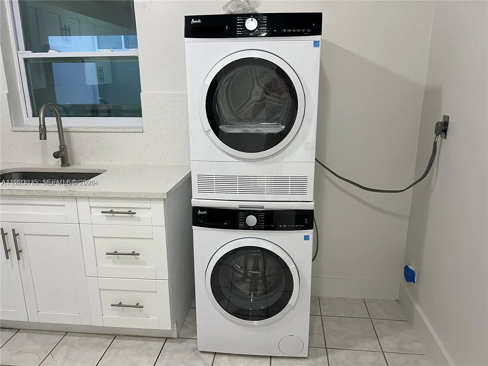 951 Sw 7th St 4, Miami, Florida 33130, Miami, Florida 33130, 3 Bedrooms Bedrooms, ,2 BathroomsBathrooms,Residential Lease,For Rent,951 Sw 7th St 4, Miami, Florida 33130,A11993115