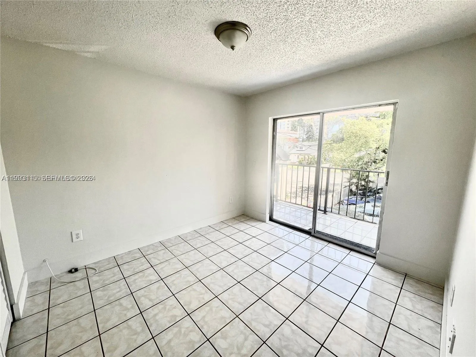951 Sw 7th St 4, Miami, Florida 33130, Miami, Florida 33130, 3 Bedrooms Bedrooms, ,2 BathroomsBathrooms,Residential Lease,For Rent,951 Sw 7th St 4, Miami, Florida 33130,A11993115