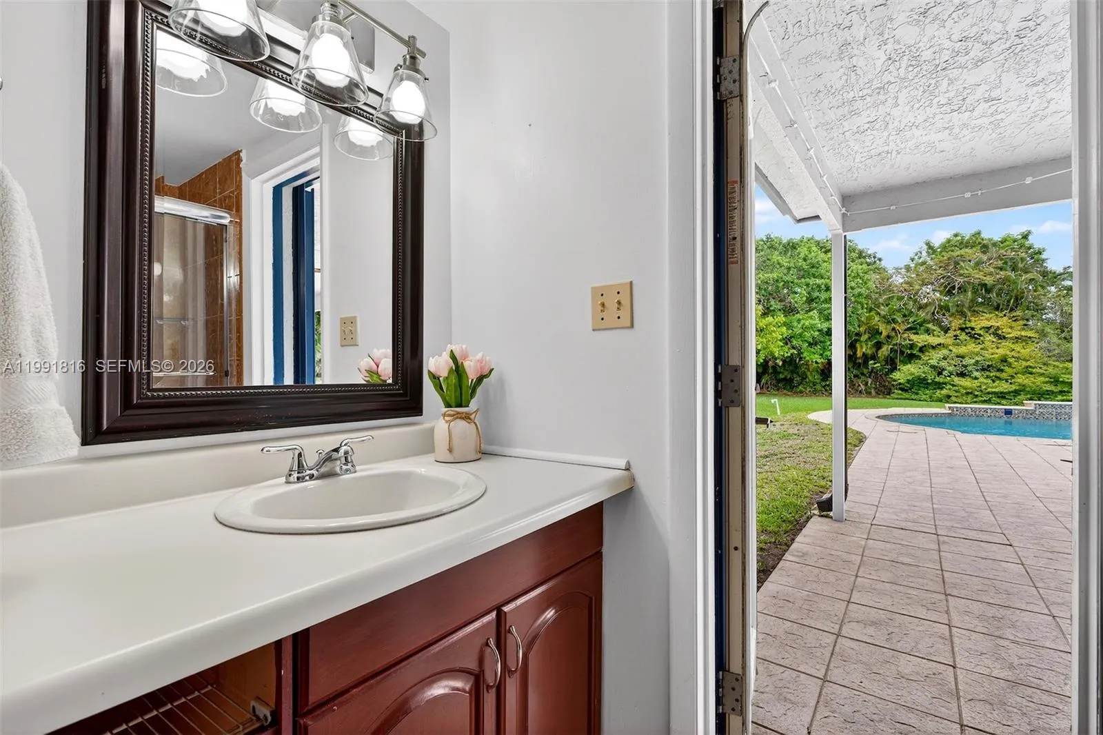2nd Bathroom Cabana
