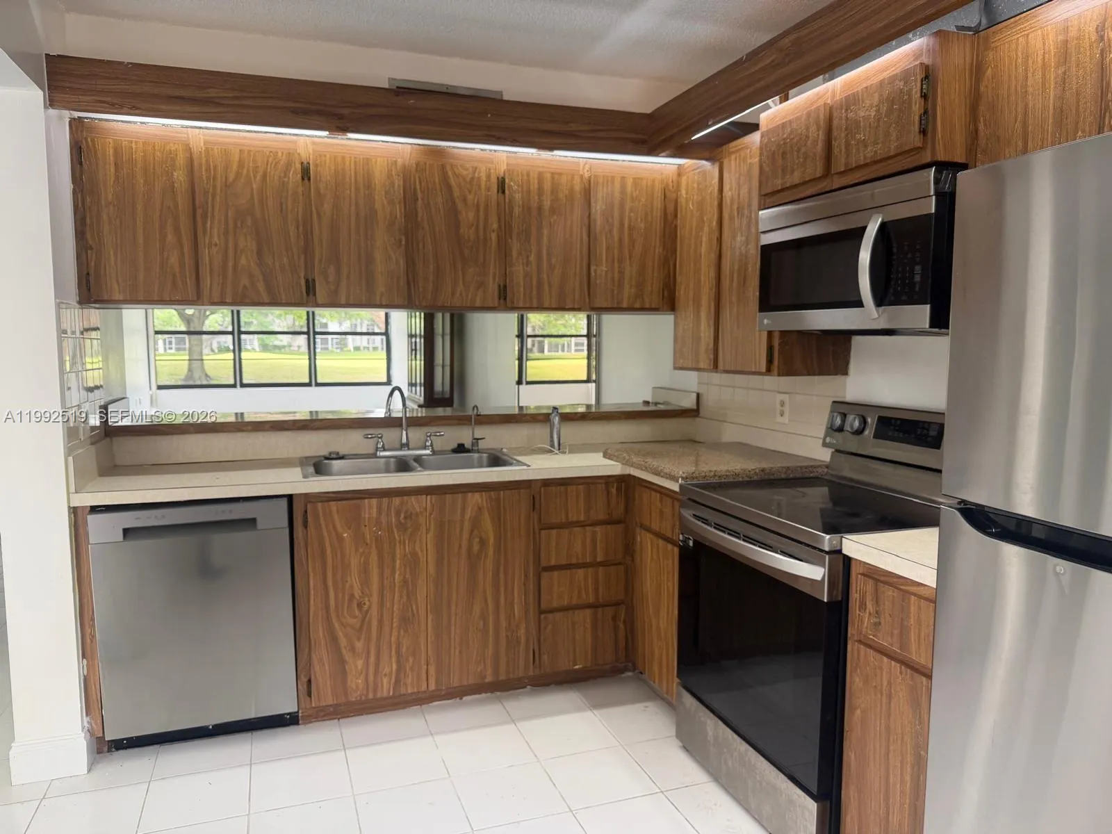 1709 Whitehall Dr 103, Davie, Florida 33324, Davie, Florida 33324, 2 Bedrooms Bedrooms, ,2 BathroomsBathrooms,Residential,For Sale,1709 Whitehall Dr 103, Davie, Florida 33324,A11992519