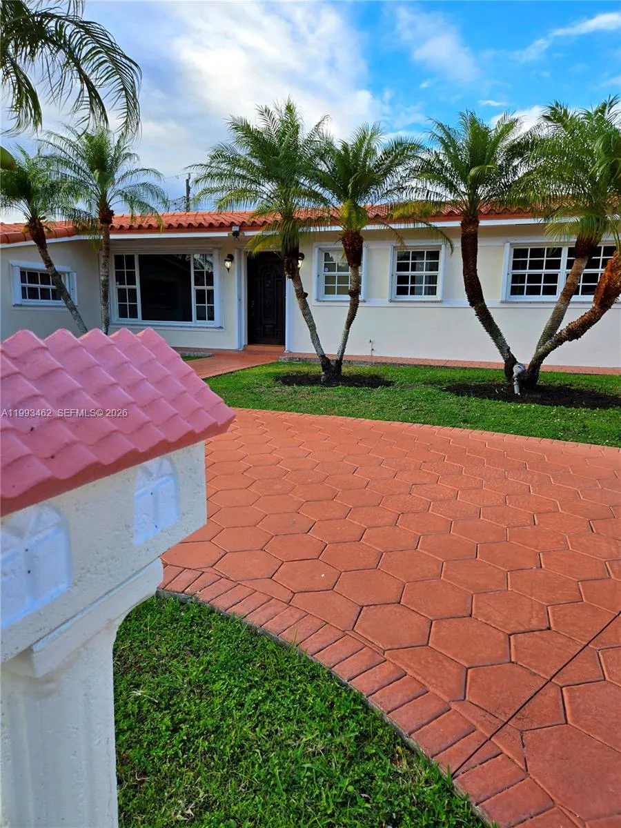 10475 Sw 42 Te 0, Unincorporated Dade, Florida 331, Unincorporated Dade, Florida 33165, 4 Bedrooms Bedrooms, ,3 BathroomsBathrooms,Residential Lease,For Rent,10475 Sw 42 Te 0, Unincorporated Dade, Florida 331,A11993462