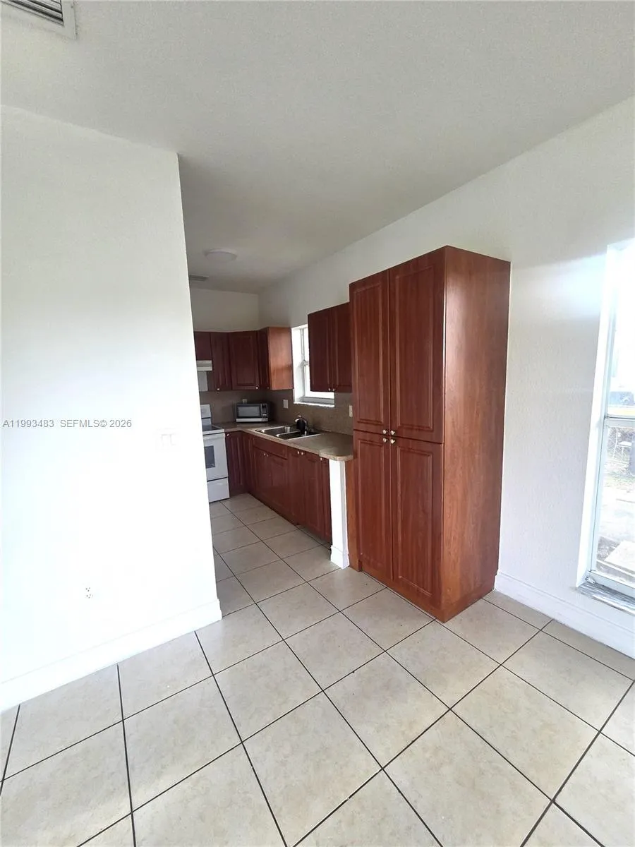 10357 Sw 178th St 10357, Miami, Florida 33157, Miami, Florida 33157, 3 Bedrooms Bedrooms, ,2 BathroomsBathrooms,Residential Lease,For Rent,10357 Sw 178th St 10357, Miami, Florida 33157,A11993483