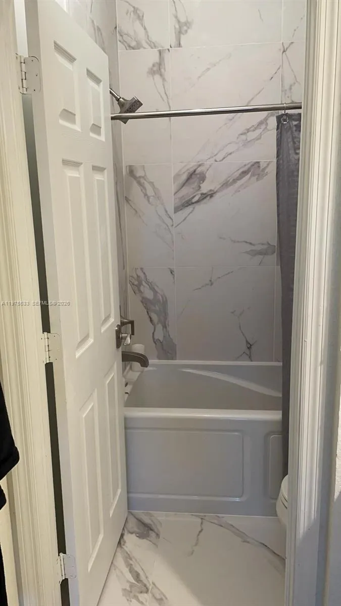 6104 Nw 114th Pl 213, Doral, Florida 33178, Doral, Florida 33178, 3 Bedrooms Bedrooms, ,2 BathroomsBathrooms,Residential Lease,For Rent,6104 Nw 114th Pl 213, Doral, Florida 33178,A11975533