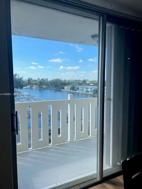7900 Tatum Waterway Dr 503, Miami Beach, Florida 3, Miami Beach, Florida 33141, 2 Bedrooms Bedrooms, ,2 BathroomsBathrooms,Residential Lease,For Rent,7900 Tatum Waterway Dr 503, Miami Beach, Florida 3,A11992681