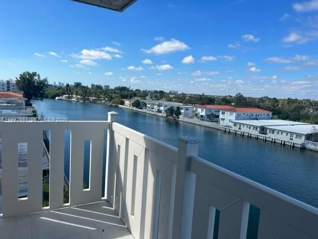 7900 Tatum Waterway Dr 503, Miami Beach, Florida 3, Miami Beach, Florida 33141, 2 Bedrooms Bedrooms, ,2 BathroomsBathrooms,Residential Lease,For Rent,7900 Tatum Waterway Dr 503, Miami Beach, Florida 3,A11992681