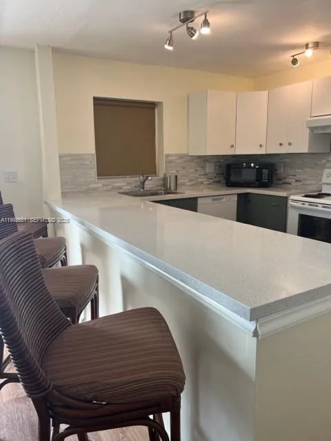 7900 Tatum Waterway Dr 503, Miami Beach, Florida 3, Miami Beach, Florida 33141, 2 Bedrooms Bedrooms, ,2 BathroomsBathrooms,Residential Lease,For Rent,7900 Tatum Waterway Dr 503, Miami Beach, Florida 3,A11992681