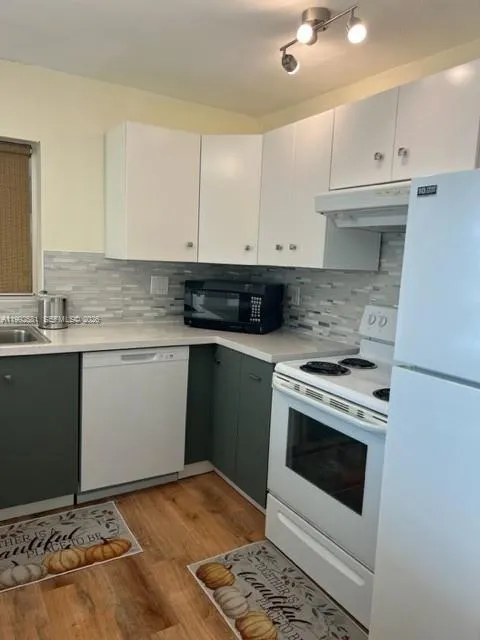 7900 Tatum Waterway Dr 503, Miami Beach, Florida 3, Miami Beach, Florida 33141, 2 Bedrooms Bedrooms, ,2 BathroomsBathrooms,Residential Lease,For Rent,7900 Tatum Waterway Dr 503, Miami Beach, Florida 3,A11992681