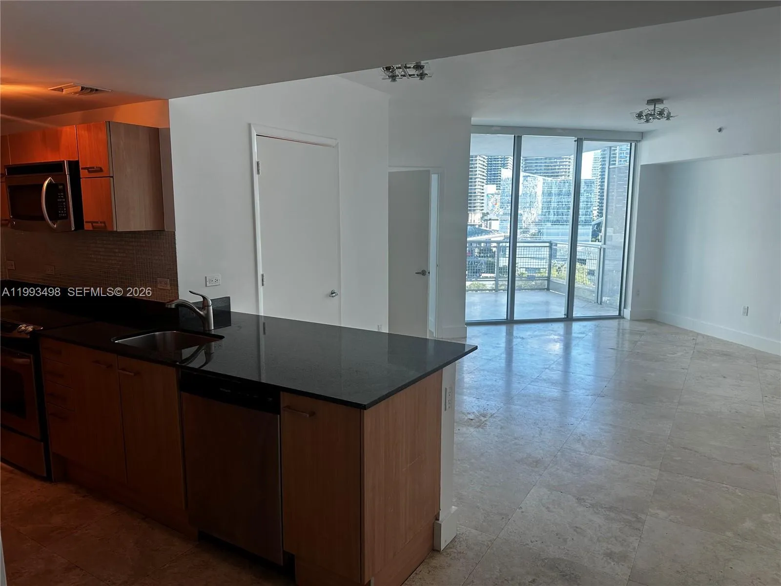 350 S Miami Ave 1704, Miami, Florida 33130, Miami, Florida 33130, 3 Bedrooms Bedrooms, ,2 BathroomsBathrooms,Residential Lease,For Rent,350 S Miami Ave 1704, Miami, Florida 33130,A11993498