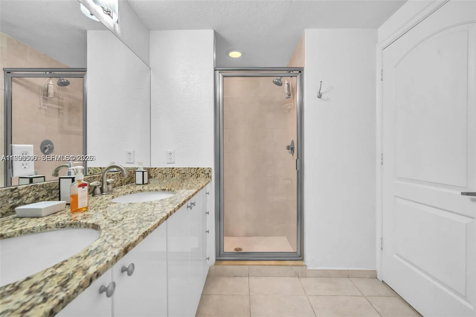 1830 Radius Dr 201, Hollywood, Florida 33020, Hollywood, Florida 33020, 1 Bedroom Bedrooms, ,2 BathroomsBathrooms,Residential Lease,For Rent,1830 Radius Dr 201, Hollywood, Florida 33020,A11993500