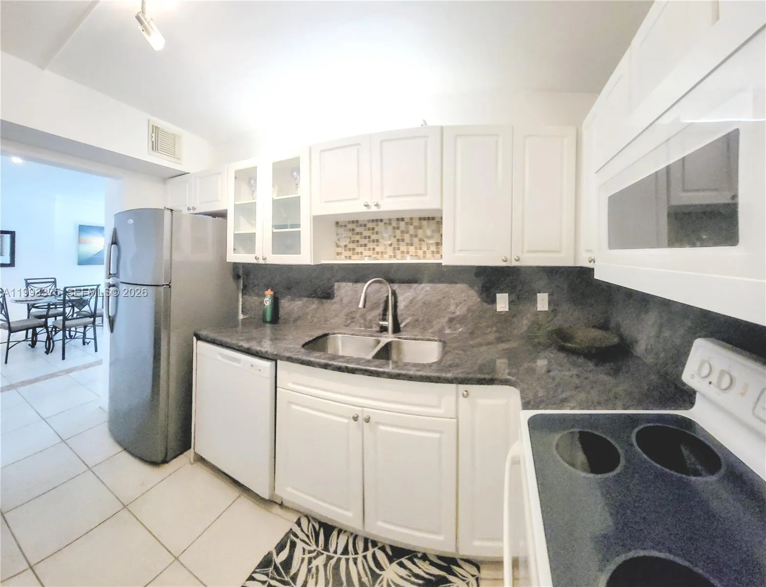 400 S Kings Point Dr 220, Sunny Isles Beach, Flori, Sunny Isles Beach, Florida 33160, 1 Bedroom Bedrooms, ,1 BathroomBathrooms,Residential Lease,For Rent,400 S Kings Point Dr 220, Sunny Isles Beach, Flori,A11993375