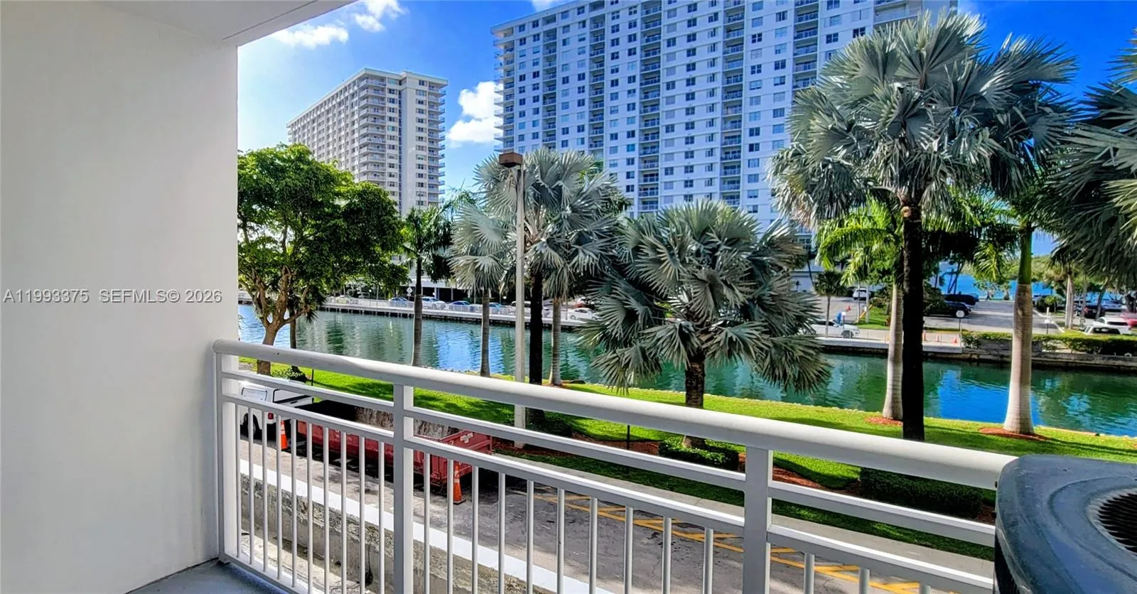400 S Kings Point Dr 220, Sunny Isles Beach, Flori, Sunny Isles Beach, Florida 33160, 1 Bedroom Bedrooms, ,1 BathroomBathrooms,Residential Lease,For Rent,400 S Kings Point Dr 220, Sunny Isles Beach, Flori,A11993375