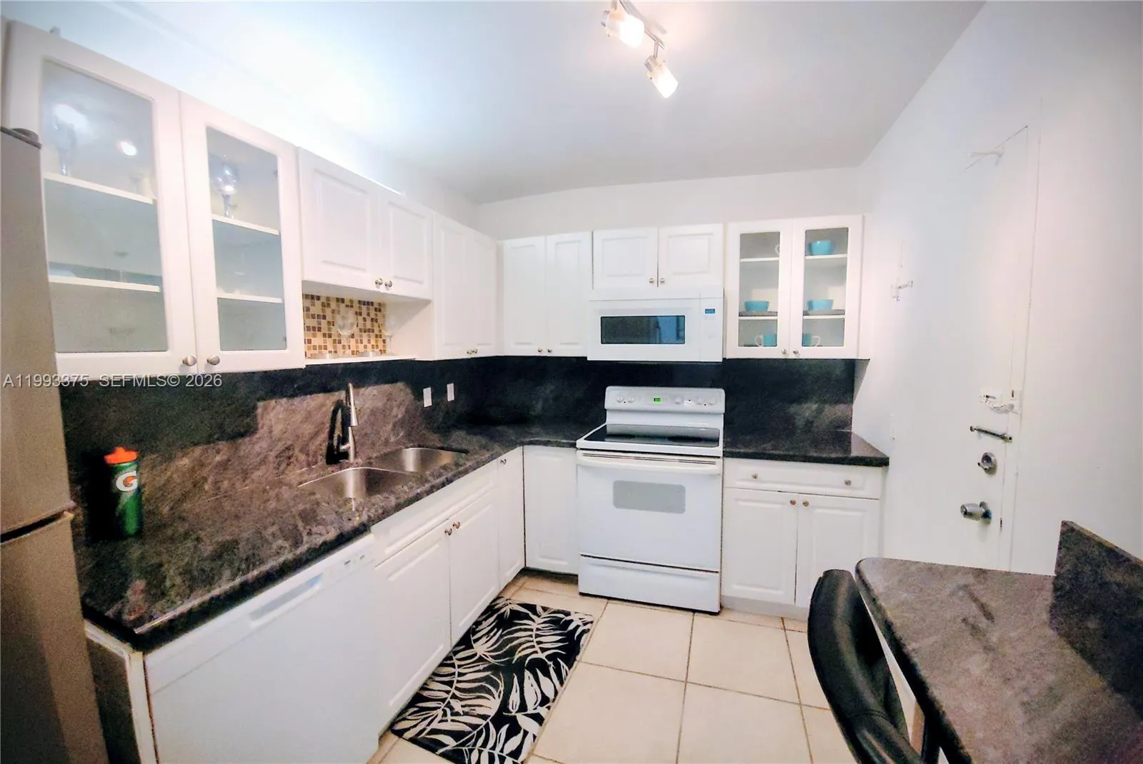400 S Kings Point Dr 220, Sunny Isles Beach, Flori, Sunny Isles Beach, Florida 33160, 1 Bedroom Bedrooms, ,1 BathroomBathrooms,Residential Lease,For Rent,400 S Kings Point Dr 220, Sunny Isles Beach, Flori,A11993375