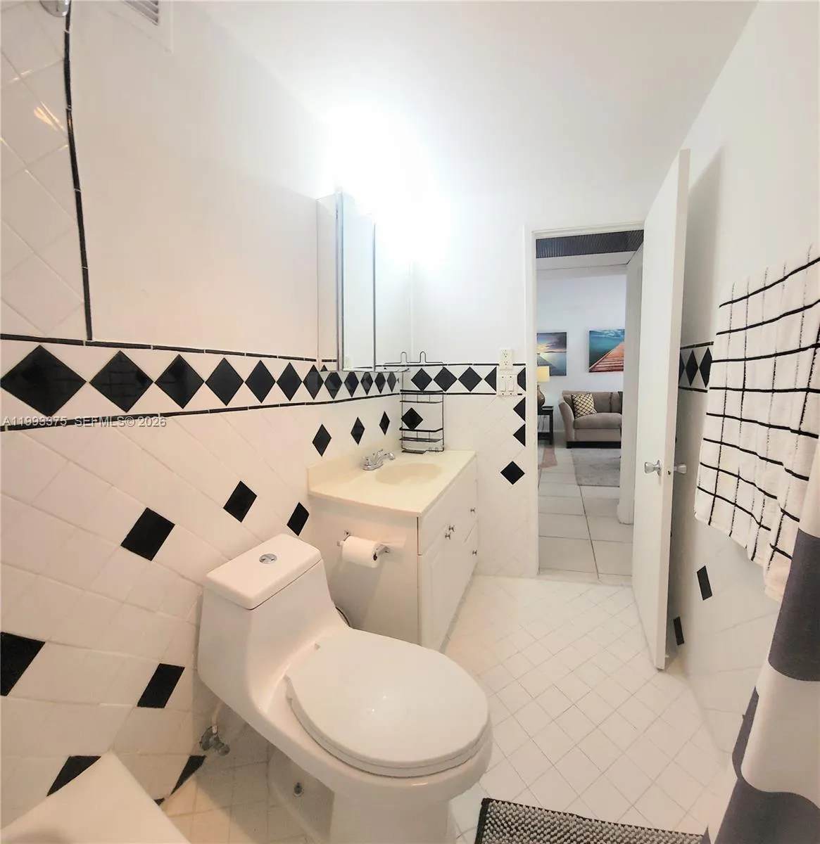 400 S Kings Point Dr 220, Sunny Isles Beach, Flori, Sunny Isles Beach, Florida 33160, 1 Bedroom Bedrooms, ,1 BathroomBathrooms,Residential Lease,For Rent,400 S Kings Point Dr 220, Sunny Isles Beach, Flori,A11993375