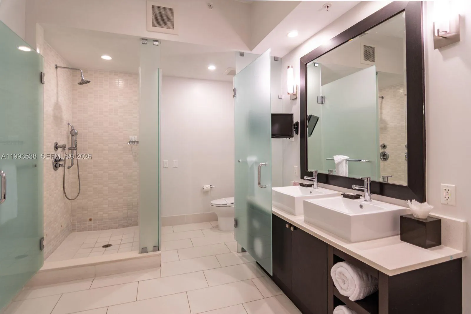 5300 Nw 87th Ave 1407, Doral, Florida 33178, Doral, Florida 33178, 1 Bedroom Bedrooms, ,1 BathroomBathrooms,Residential,For Sale,5300 Nw 87th Ave 1407, Doral, Florida 33178,A11993538