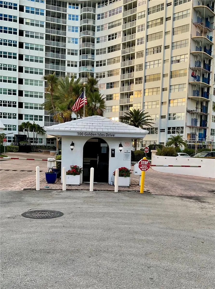 100 Golden Isles Dr 814, Hallandale Beach, Florida, Hallandale Beach, Florida 33009, 1 Bedroom Bedrooms, ,1 BathroomBathrooms,Residential,For Sale,100 Golden Isles Dr 814, Hallandale Beach, Florida,A11993573
