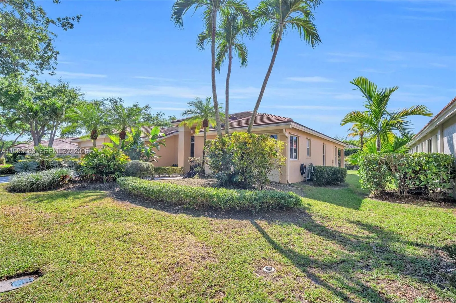 290 Landings Blvd, Weston, Florida 33327, Weston, Florida 33327, 4 Bedrooms Bedrooms, ,3 BathroomsBathrooms,Residential,For Sale,290 Landings Blvd, Weston, Florida 33327,A11993583