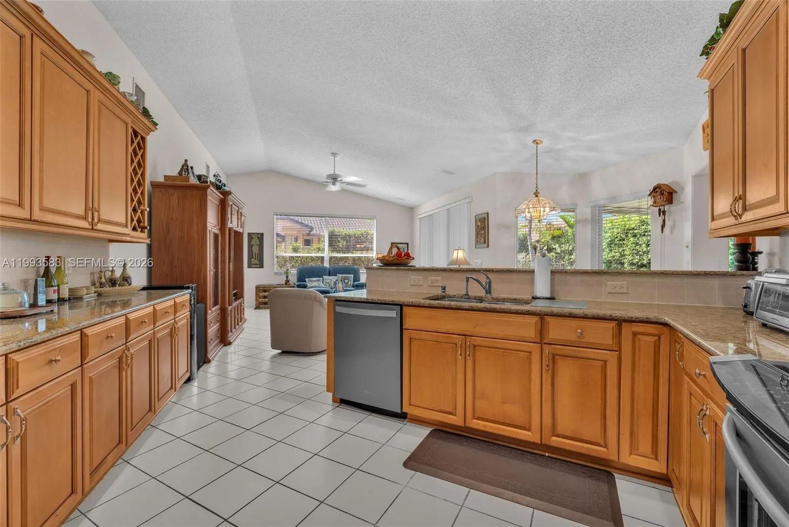 290 Landings Blvd, Weston, Florida 33327, Weston, Florida 33327, 4 Bedrooms Bedrooms, ,3 BathroomsBathrooms,Residential,For Sale,290 Landings Blvd, Weston, Florida 33327,A11993583