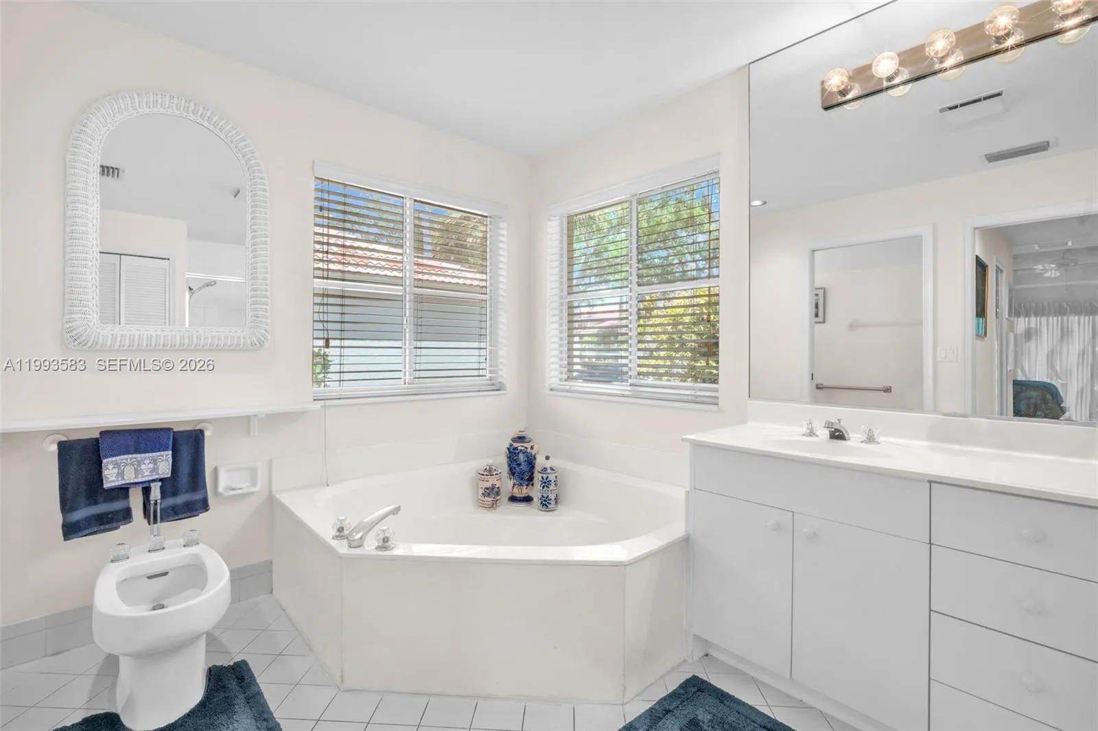 290 Landings Blvd, Weston, Florida 33327, Weston, Florida 33327, 4 Bedrooms Bedrooms, ,3 BathroomsBathrooms,Residential,For Sale,290 Landings Blvd, Weston, Florida 33327,A11993583