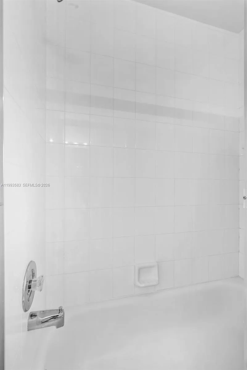 290 Landings Blvd, Weston, Florida 33327, Weston, Florida 33327, 4 Bedrooms Bedrooms, ,3 BathroomsBathrooms,Residential,For Sale,290 Landings Blvd, Weston, Florida 33327,A11993583