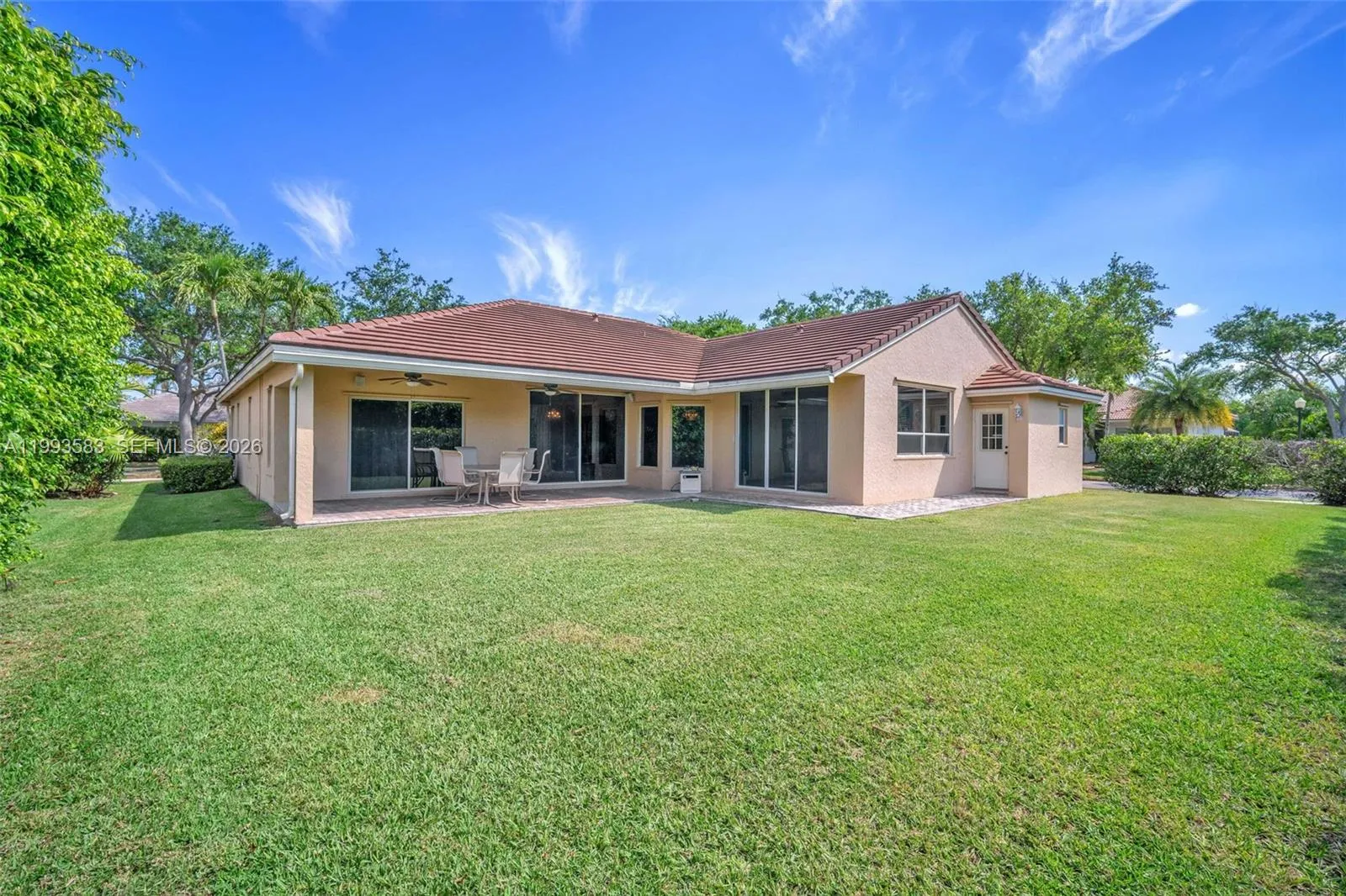 290 Landings Blvd, Weston, Florida 33327, Weston, Florida 33327, 4 Bedrooms Bedrooms, ,3 BathroomsBathrooms,Residential,For Sale,290 Landings Blvd, Weston, Florida 33327,A11993583