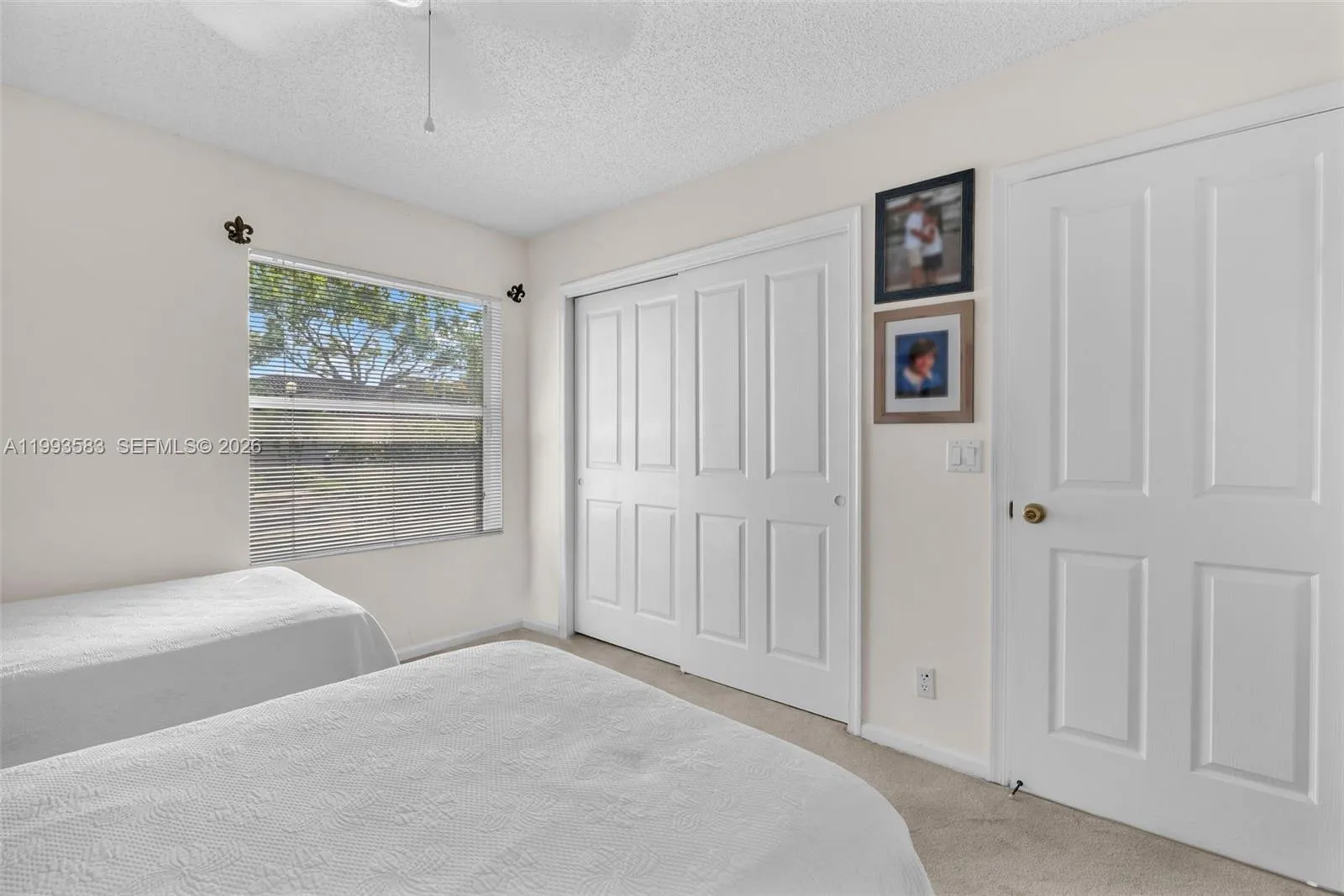 290 Landings Blvd, Weston, Florida 33327, Weston, Florida 33327, 4 Bedrooms Bedrooms, ,3 BathroomsBathrooms,Residential,For Sale,290 Landings Blvd, Weston, Florida 33327,A11993583