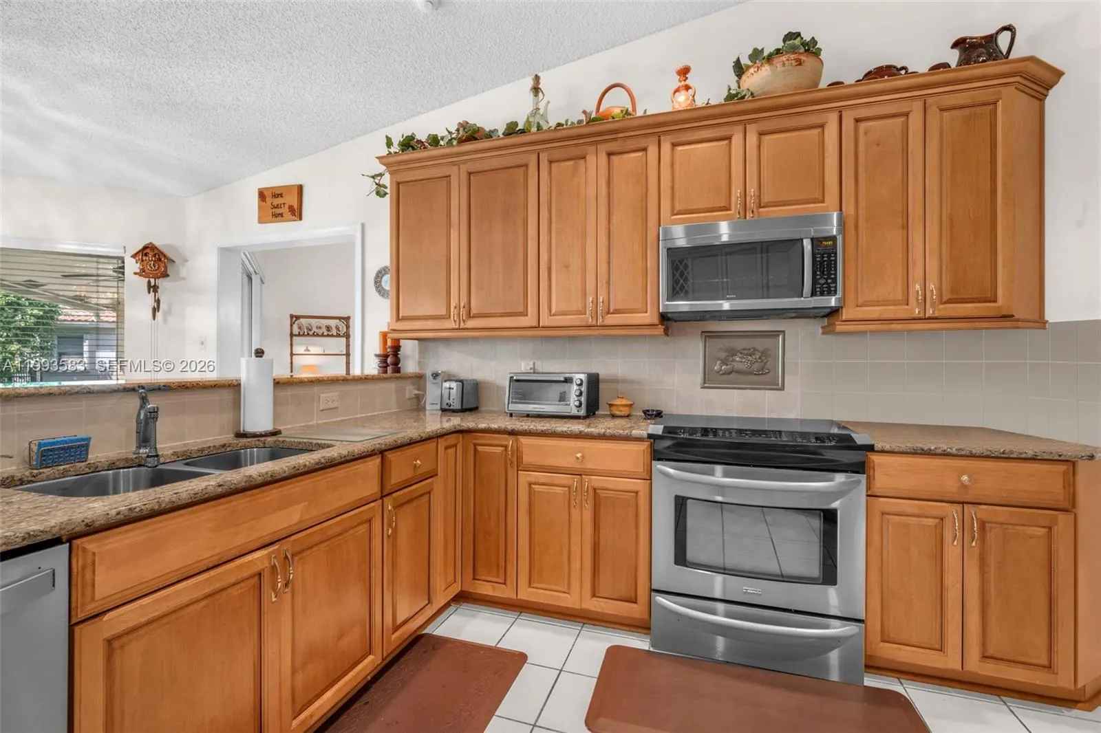 290 Landings Blvd, Weston, Florida 33327, Weston, Florida 33327, 4 Bedrooms Bedrooms, ,3 BathroomsBathrooms,Residential,For Sale,290 Landings Blvd, Weston, Florida 33327,A11993583