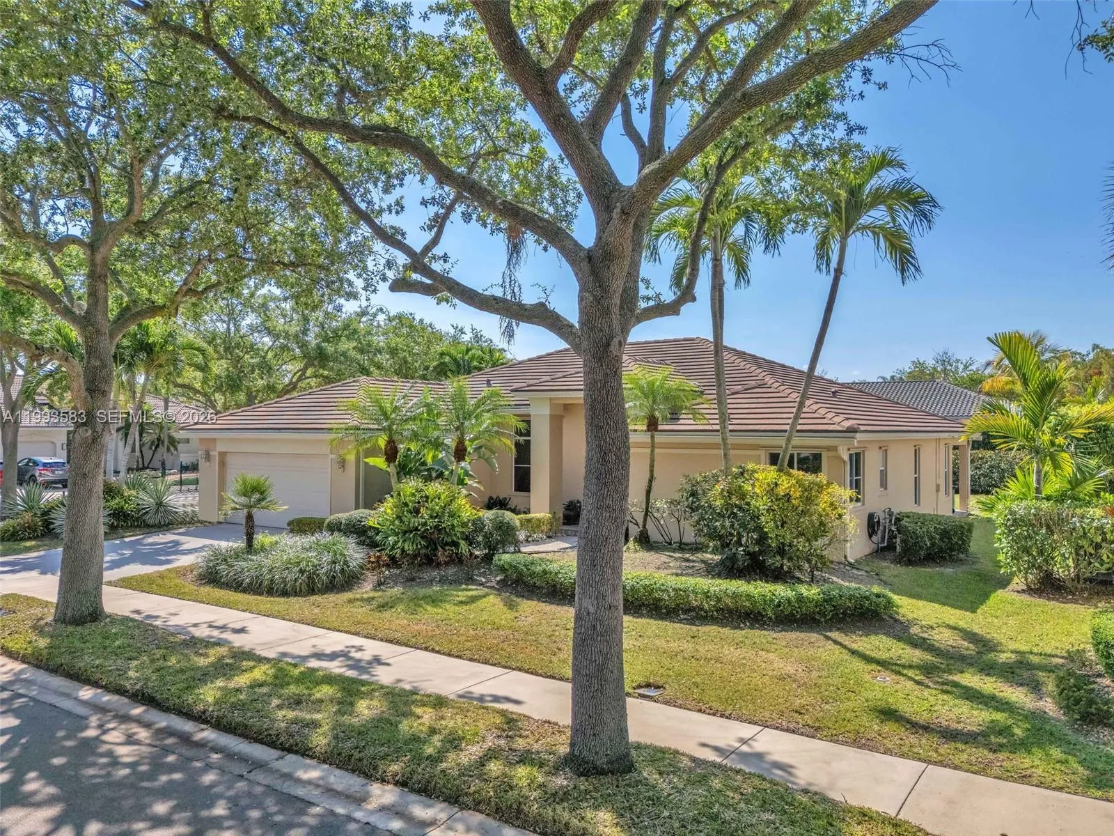 290 Landings Blvd, Weston, Florida 33327, Weston, Florida 33327, 4 Bedrooms Bedrooms, ,3 BathroomsBathrooms,Residential,For Sale,290 Landings Blvd, Weston, Florida 33327,A11993583